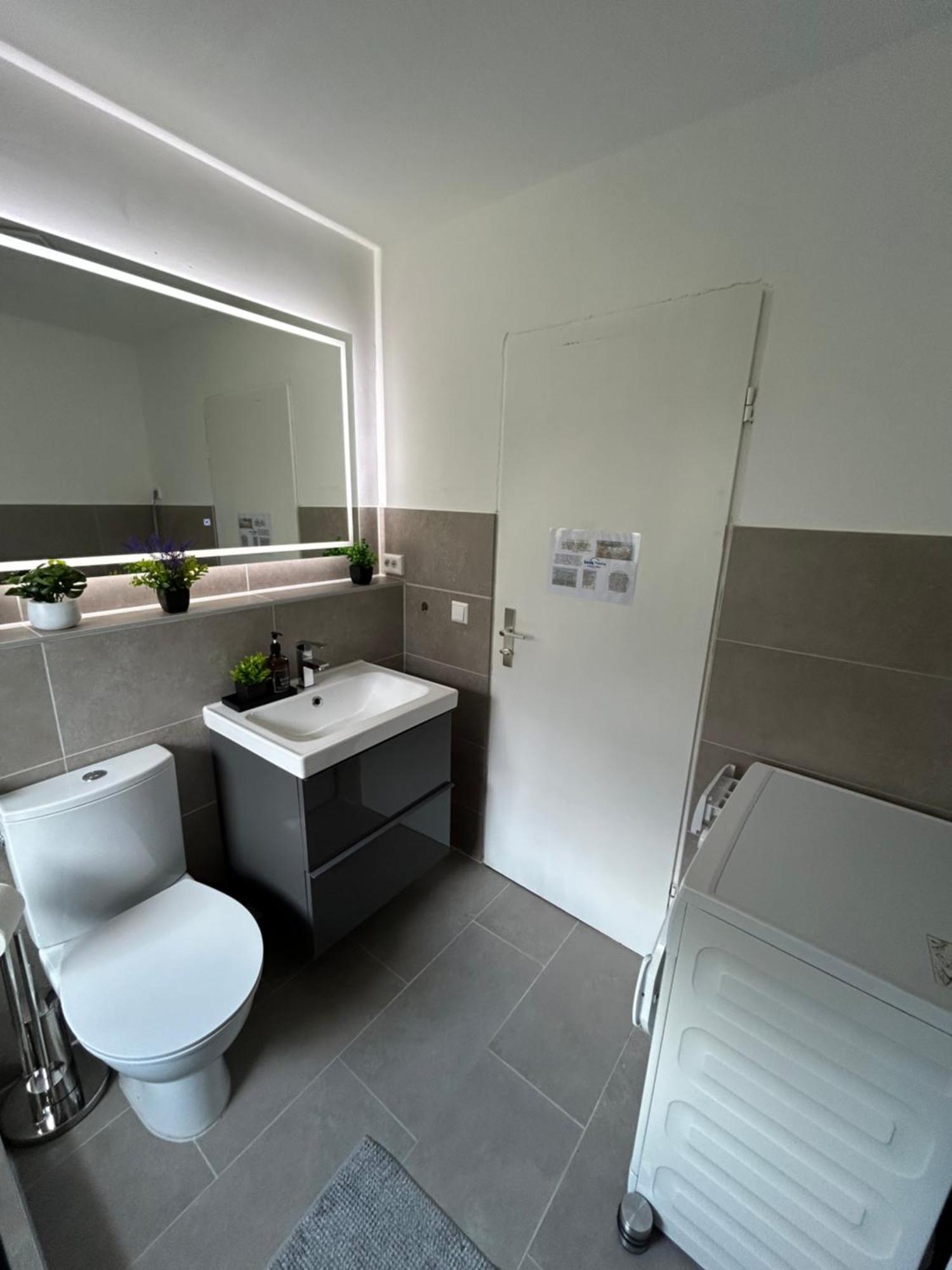 Apartamento Renovated Flat - Prime Location Near Marienplatz Stuttgart Exterior foto